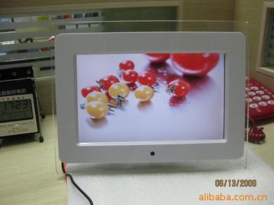 專業(yè)廠家低價(jià)供應(yīng)10.2寸數(shù)碼相框廣告機(jī) 友誼達(dá)數(shù)碼的優(yōu)選選擇